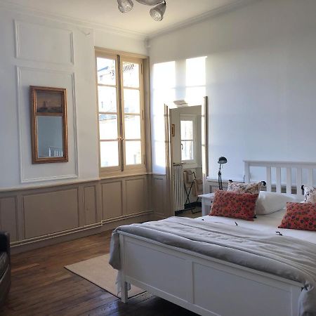 Beautifully Renovated Rooms On Place New York อองกูแลม ภายนอก รูปภาพ