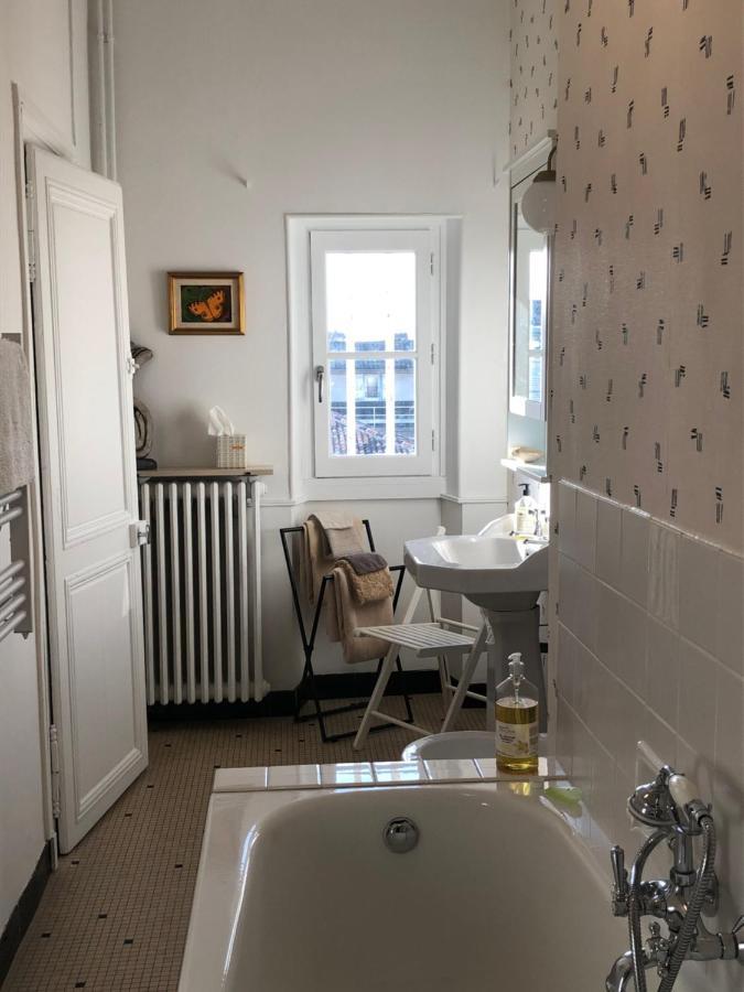 Beautifully Renovated Rooms On Place New York อองกูแลม ภายนอก รูปภาพ