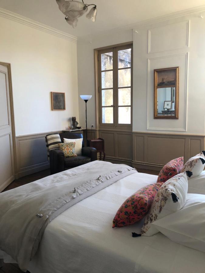 Beautifully Renovated Rooms On Place New York อองกูแลม ภายนอก รูปภาพ